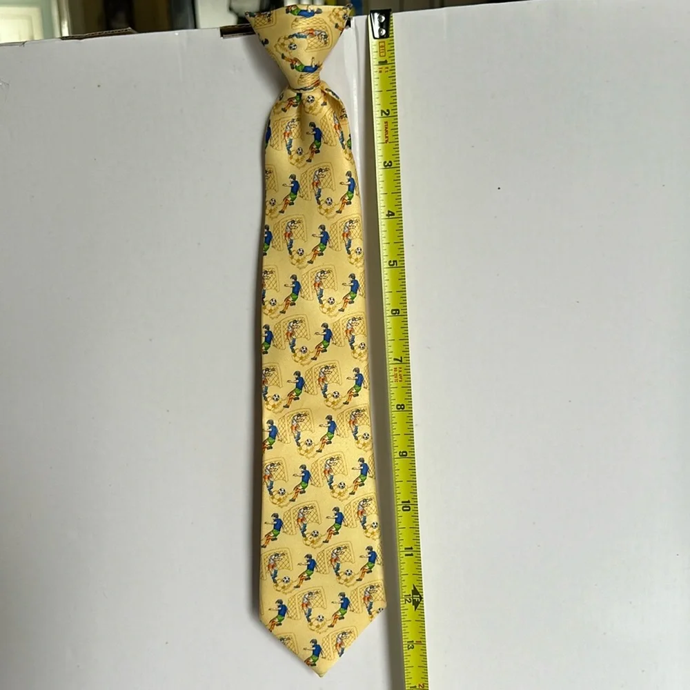 Clip on tie for boys